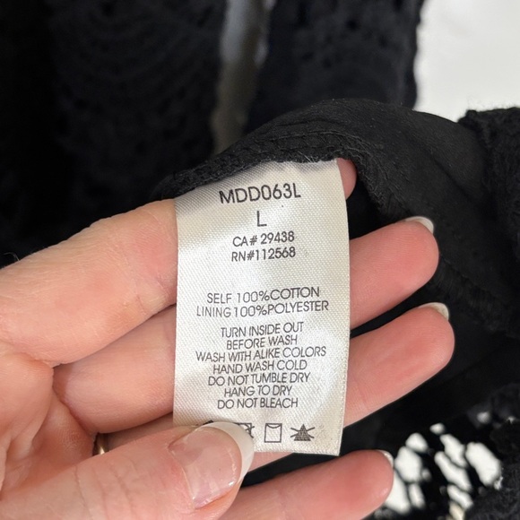 Miss Me Black Sheath Dress with Bell Sleeves and V-Neck - Picture 4 of 4